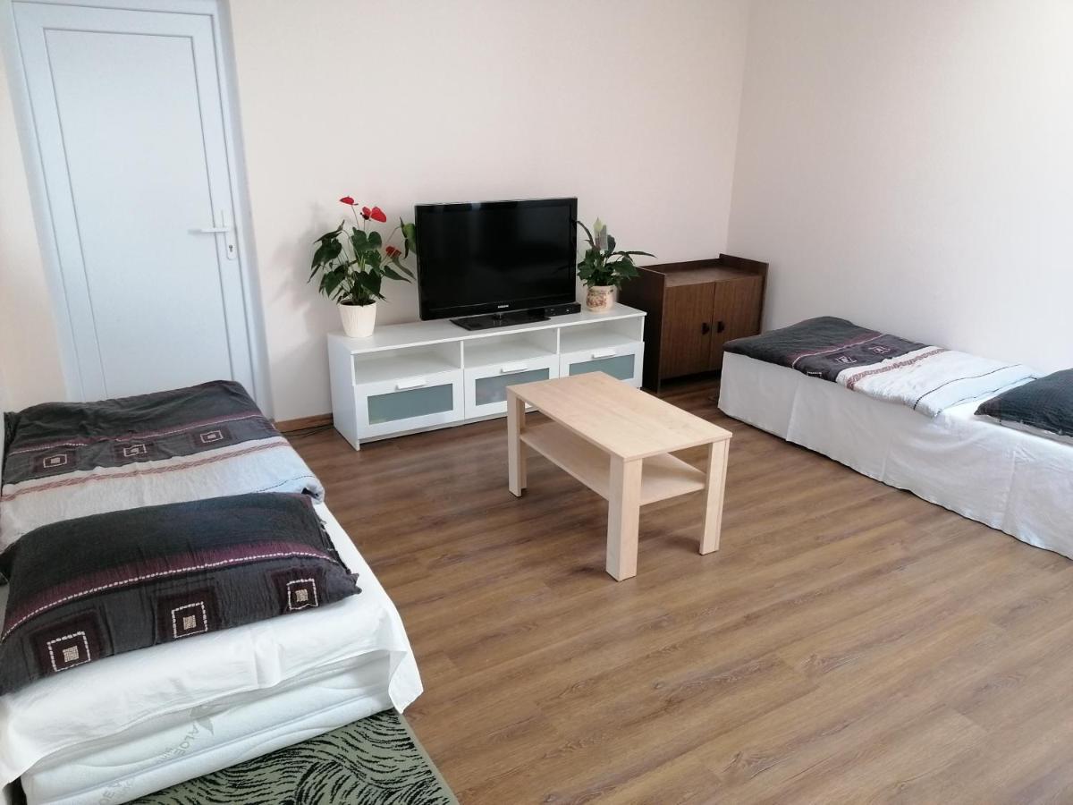 K-Plus Penzion Štúrovo Esterno foto